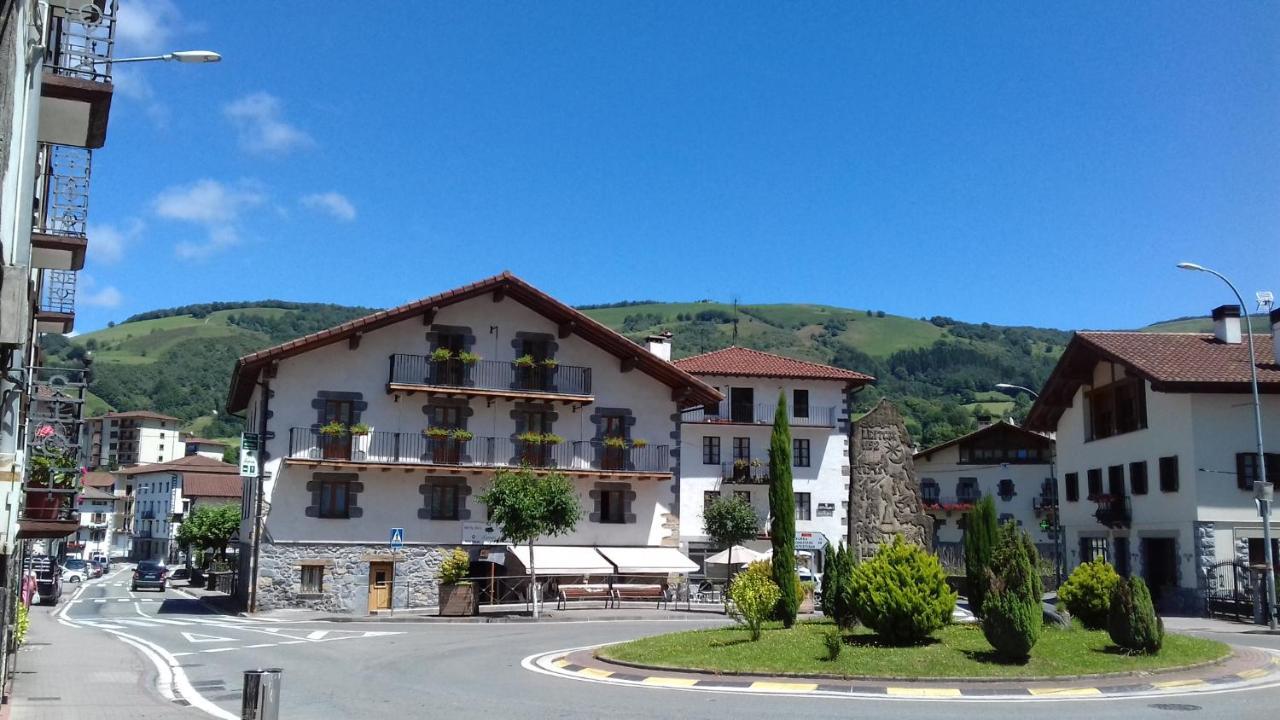 Hostal-Cicloturismo Lopenea Leitza  Exterior photo